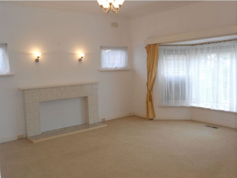 1/1 Outlook Drive, Camberwell VIC 3124