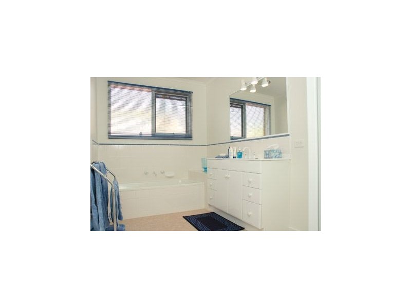 91 Bay Road, Mount Martha VIC 3934