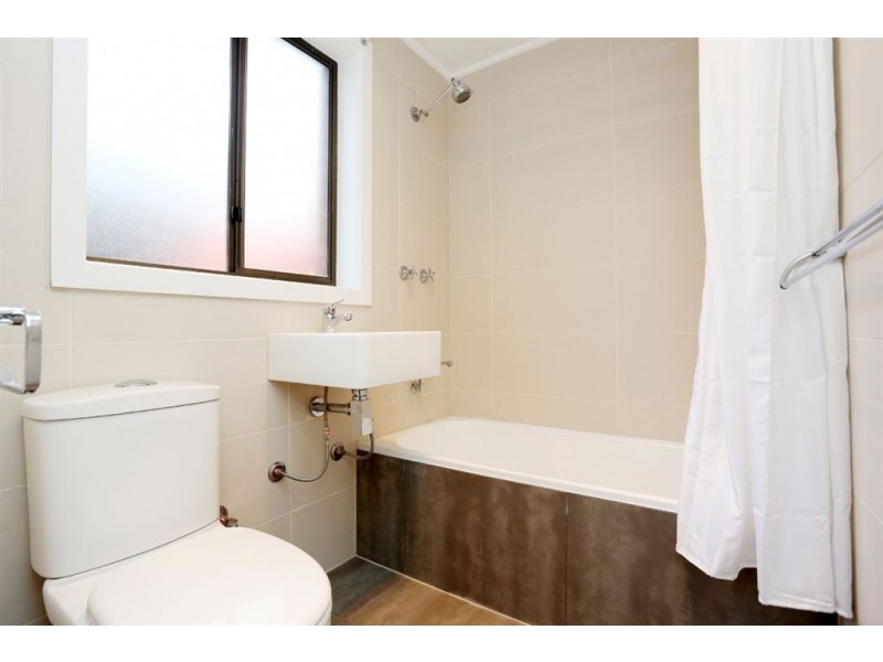Rear/88 Park Road, Middle Park VIC 3206