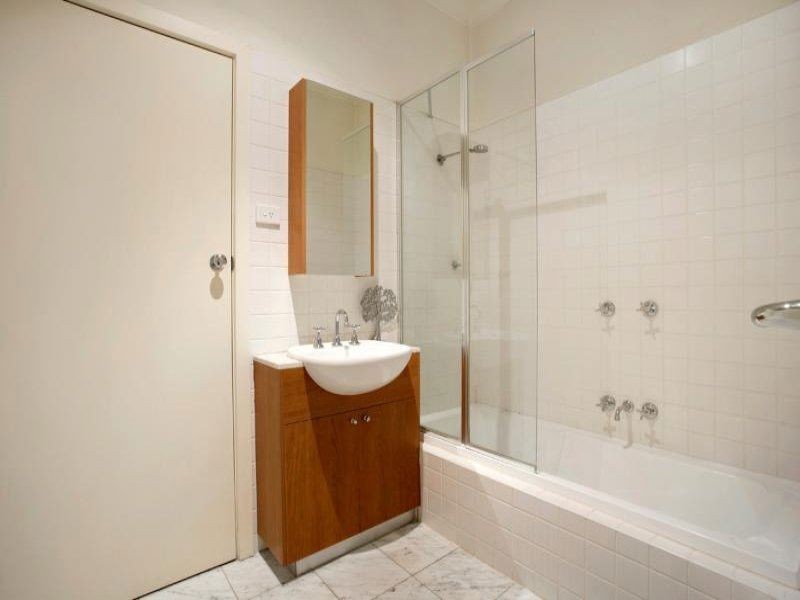 8/374 Orrong Road, Caulfield North VIC 3161