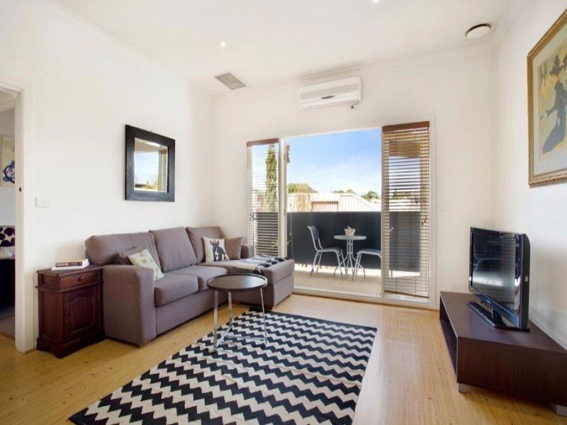 8/374 Orrong Road, Caulfield North VIC 3161