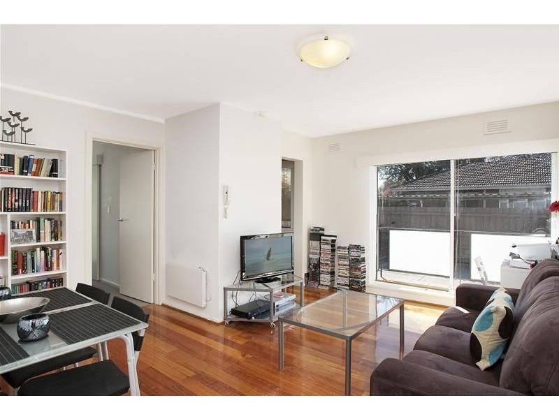 1/56 Nicholson Street, Essendon VIC 3040