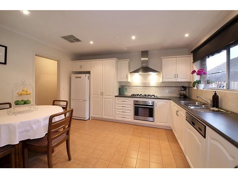 2/67 Brady Road, Bentleigh East VIC 3165