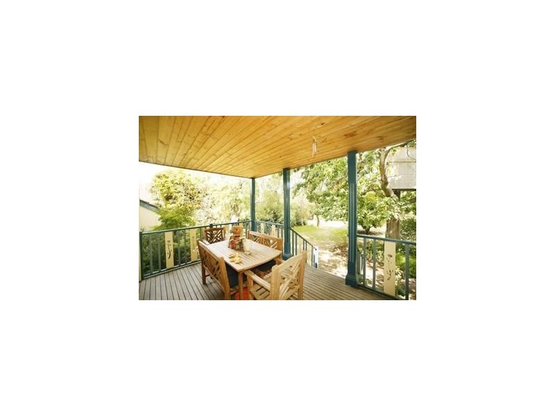 20 Compton Street, Canterbury VIC 3126