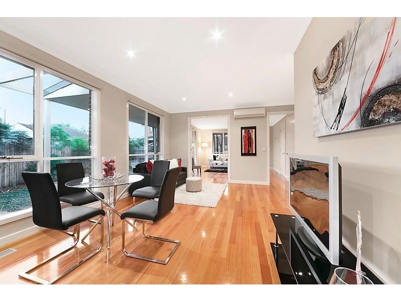 2/32 Burbank Street, Ashburton VIC 3147