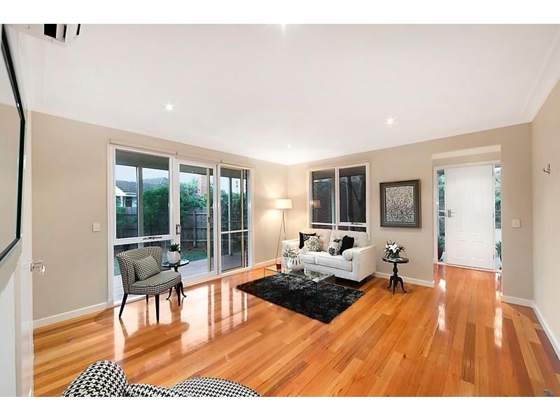 2/32 Burbank Street, Ashburton VIC 3147