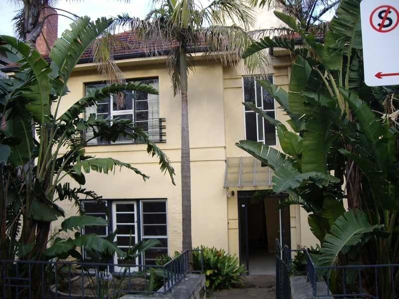 2/35 Robe Street, St Kilda VIC 3182