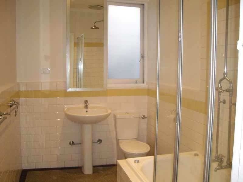 2/35 Robe Street, St Kilda VIC 3182