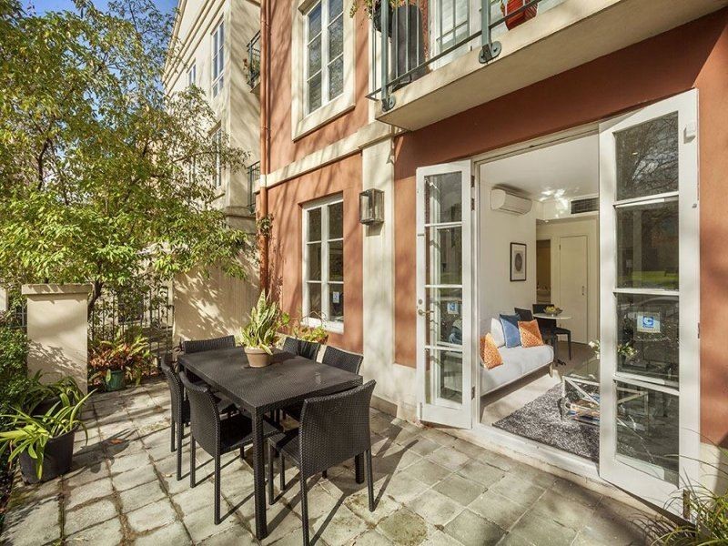 67/211 Wellington Parade South, East Melbourne VIC 3002