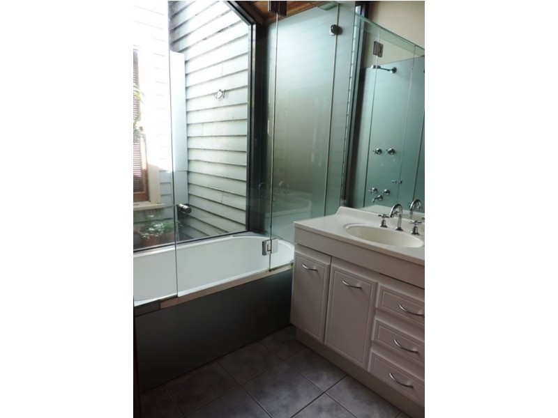 19 McConnell Street, Kensington VIC 3031