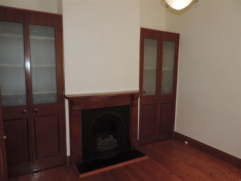 19 McConnell Street, Kensington VIC 3031