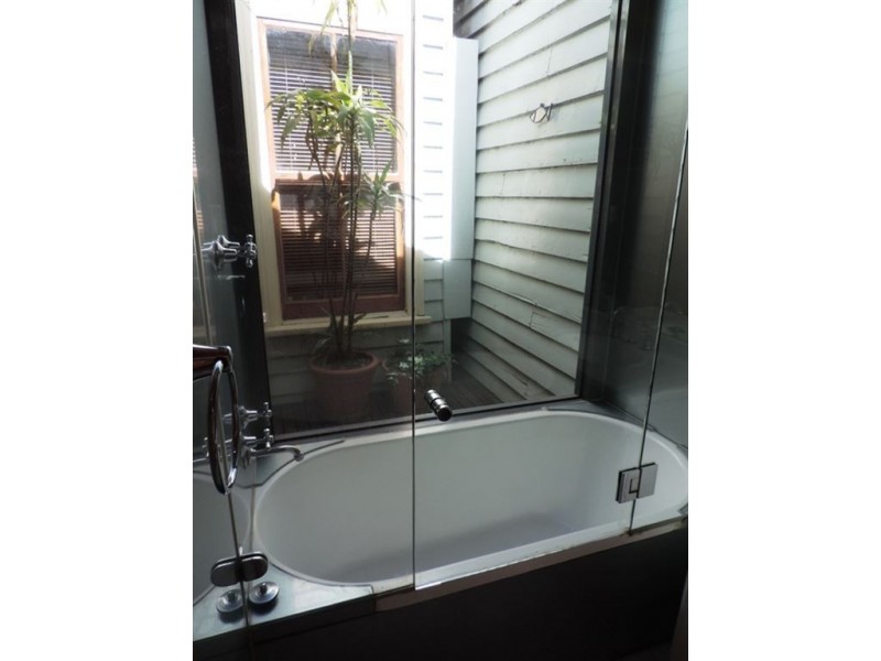 19 McConnell Street, Kensington VIC 3031