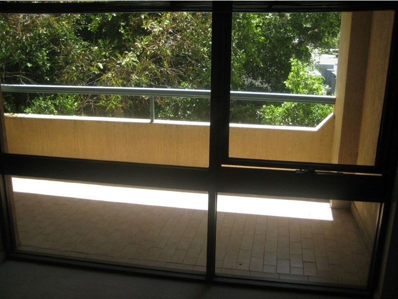 15/73 Queens Road, Melbourne VIC 3000