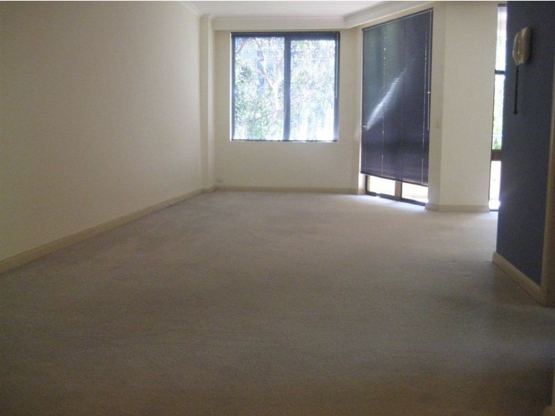 15/73 Queens Road, Melbourne VIC 3000