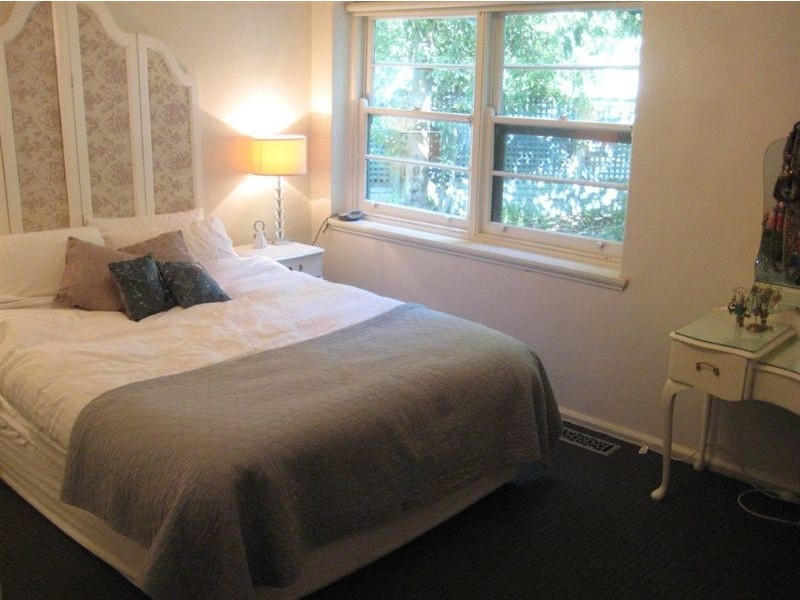 2/4 Southey Court, Elwood VIC 3184