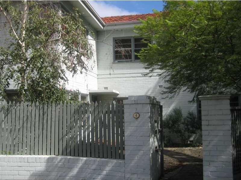 2/4 Southey Court, Elwood VIC 3184