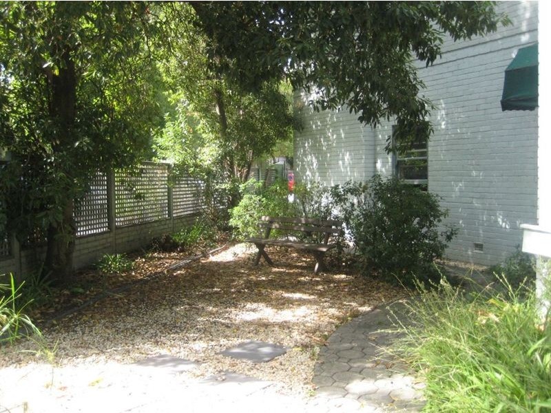 2/4 Southey Court, Elwood VIC 3184