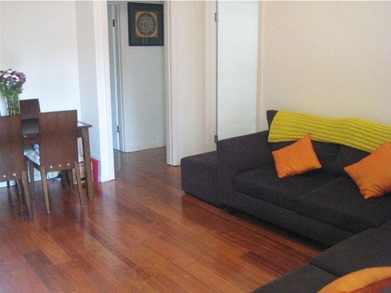 9/72-74 Carlisle Street, St Kilda VIC 3182
