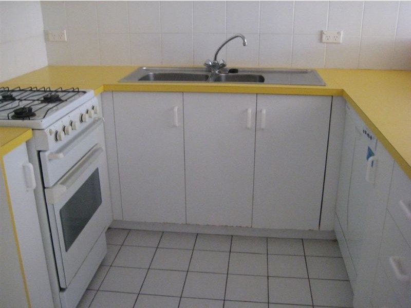 25/4 Alfred Square, St Kilda VIC 3182