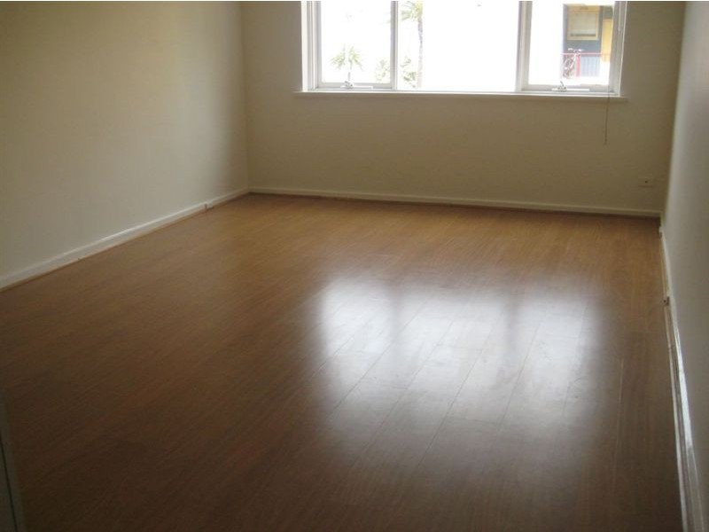 25/4 Alfred Square, St Kilda VIC 3182