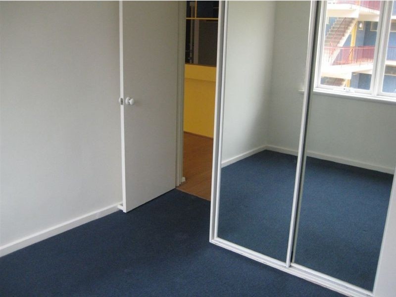 25/4 Alfred Square, St Kilda VIC 3182