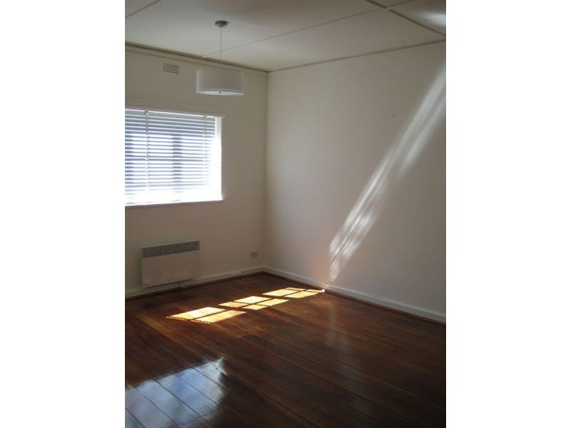 10/3 Cowderoy Street, St Kilda West VIC 3182