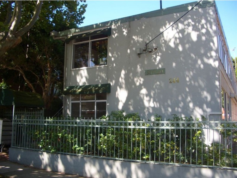 9/244 Barkly Street, St Kilda VIC 3182
