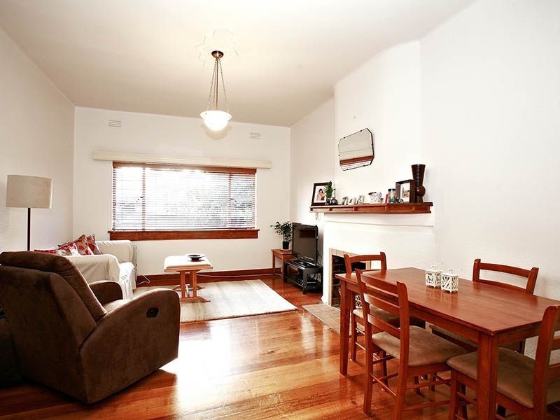 2/10A Mitford Street, St Kilda VIC 3182