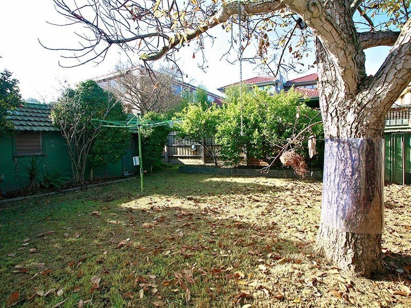 27 Lansdowne Road, St Kilda East VIC 3183