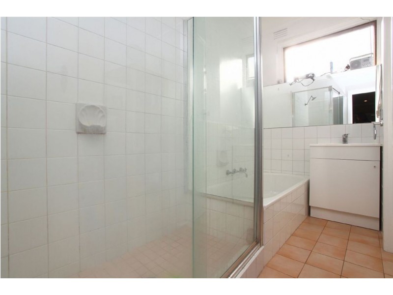 8/10 Dickens Street, Elwood VIC 3184