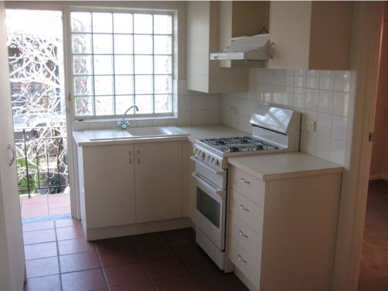 2/57 Foam Street, Elwood VIC 3184