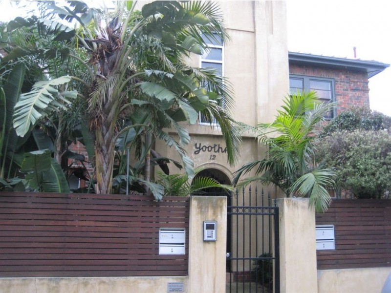 2/12 Neptune Street, St Kilda VIC 3182