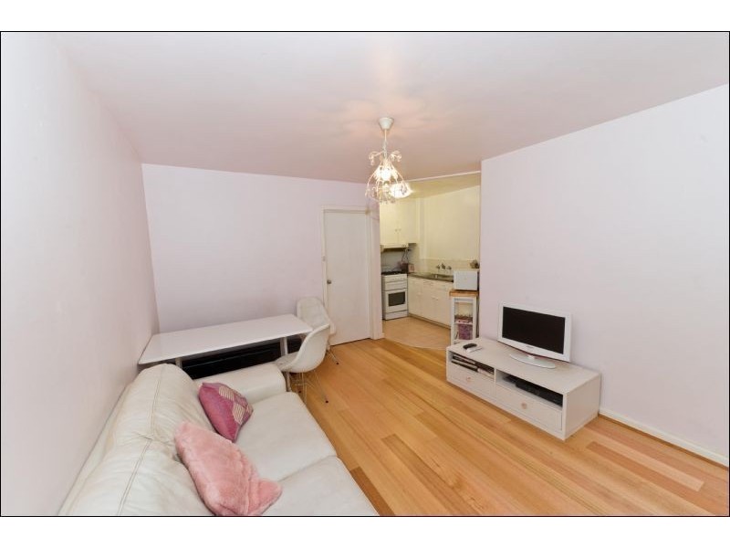 2/36 Waterloo, St Kilda VIC 3182
