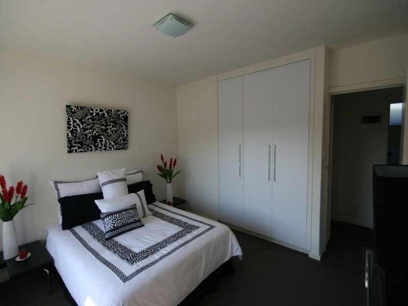 2/19 Trevascus Street, Caulfield South VIC 3162