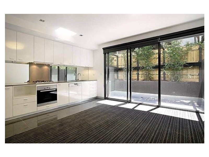 10/17 Robe Street, St Kilda VIC 3182