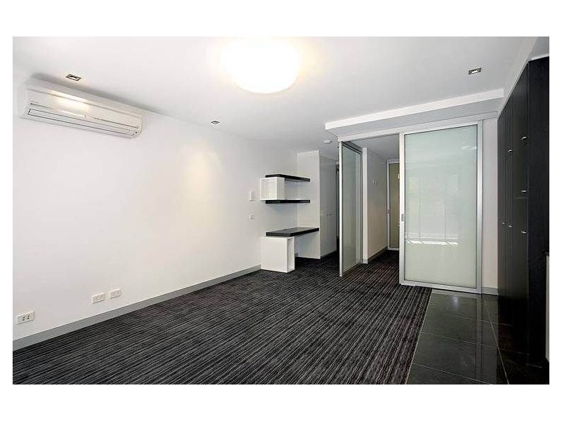 10/17 Robe Street, St Kilda VIC 3182