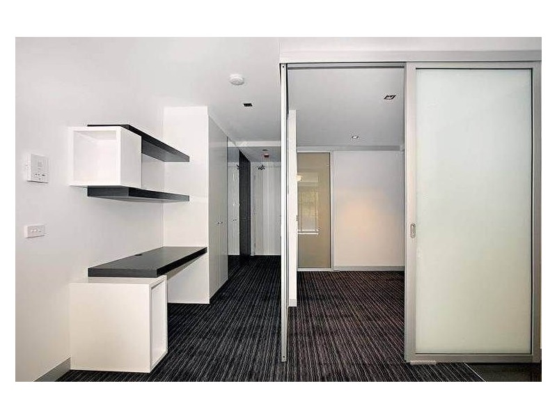 10/17 Robe Street, St Kilda VIC 3182