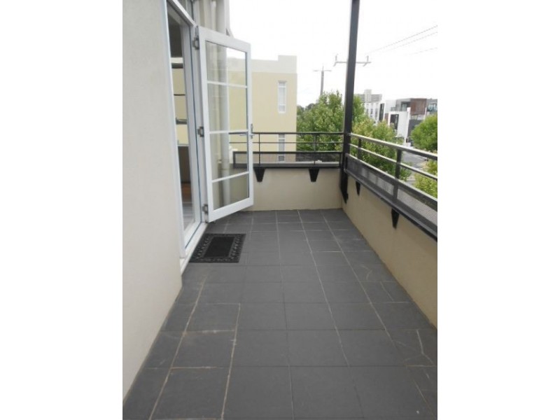 8/4 Graham Street, Port Melbourne VIC 3207