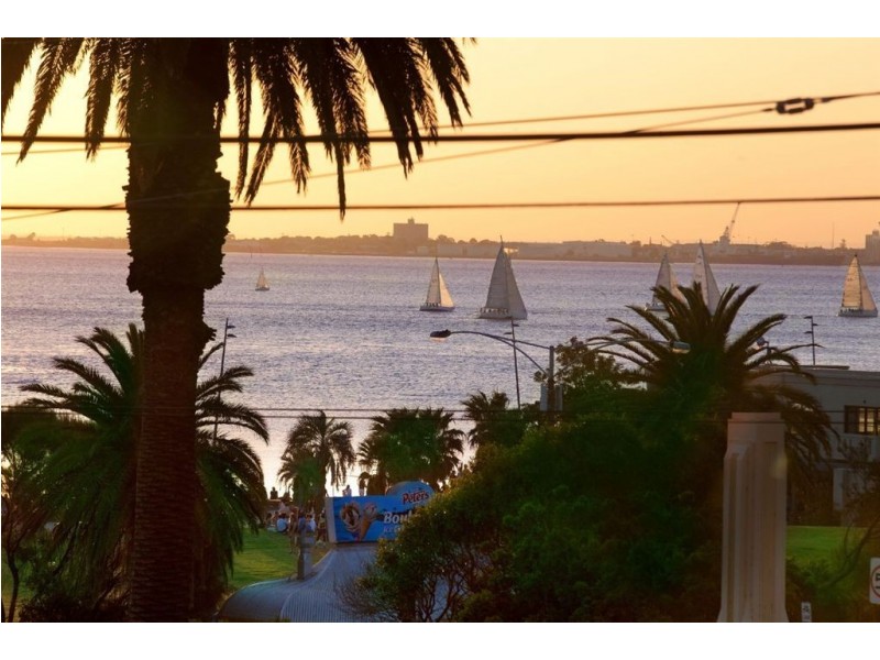 15/1 The Esplanade, St Kilda VIC 3182