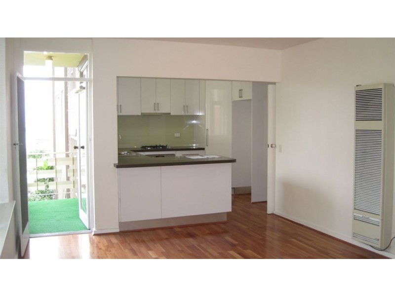 15/1 The Esplanade, St Kilda VIC 3182
