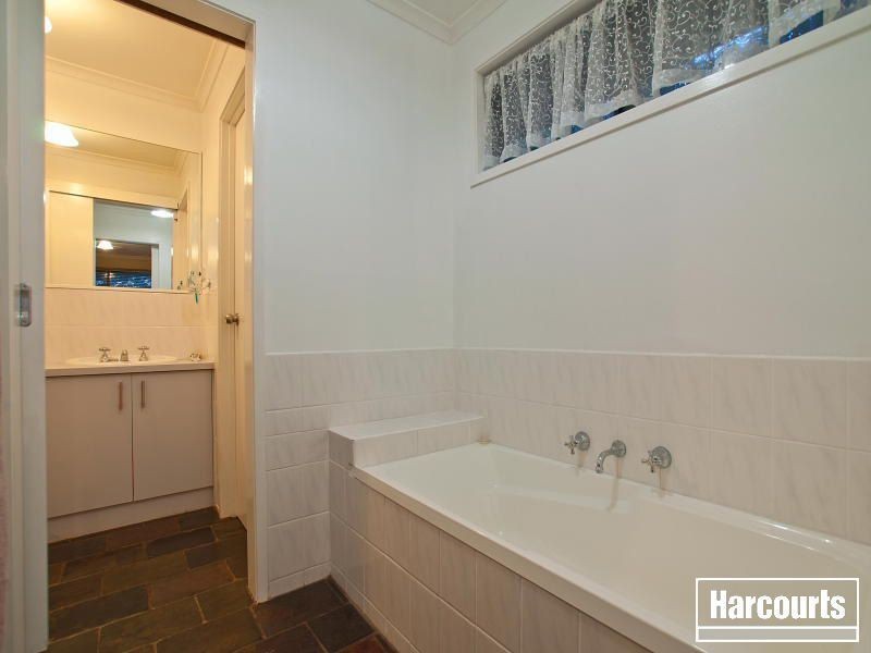 12 Hilltop Rise, Hastings VIC 3915