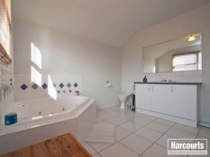 6 Stilt Close, Blind Bight VIC 3980