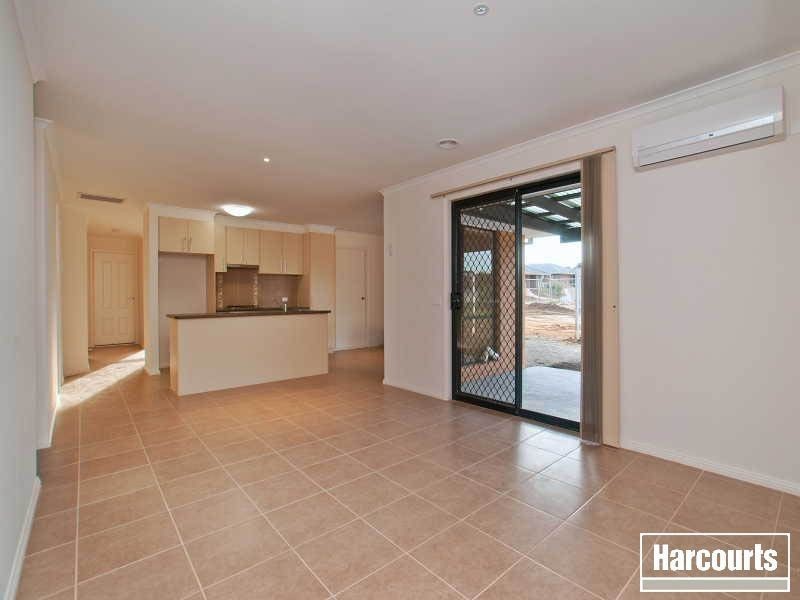 33 Olivia Way, Hastings VIC 3915