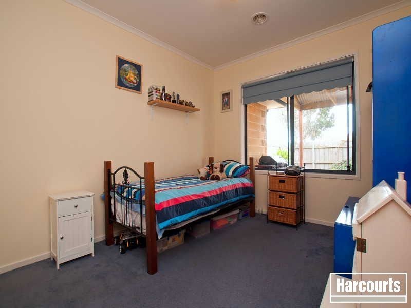 16 Kuan Yin Place, Hastings VIC 3915