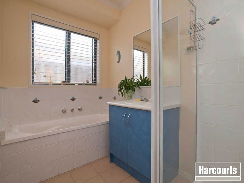 16 Kuan Yin Place, Hastings VIC 3915