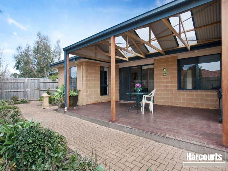 16 Kuan Yin Place, Hastings VIC 3915