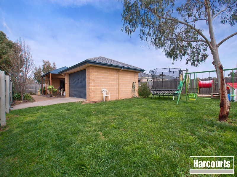 16 Kuan Yin Place, Hastings VIC 3915
