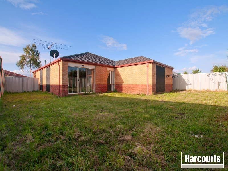 10 Manor Court, Cranbourne East VIC 3977