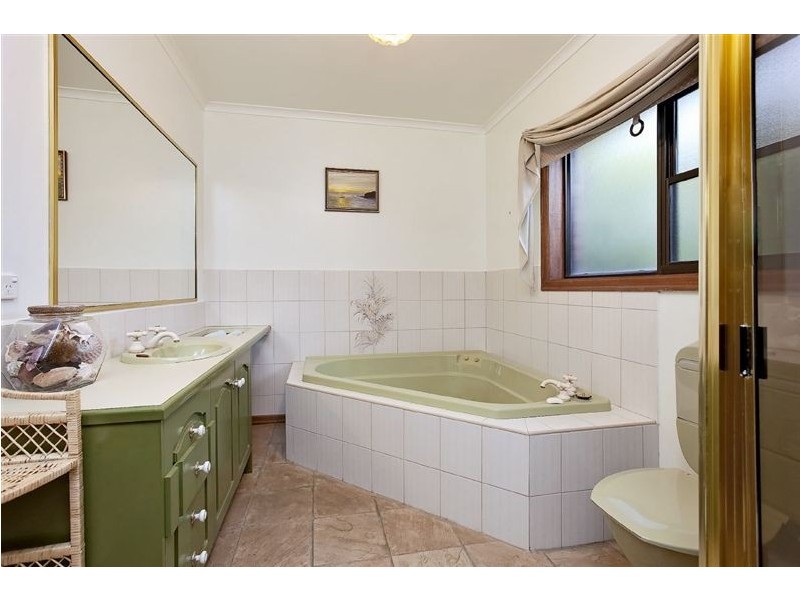 84 Beach Hill Avenue, Somers VIC 3927