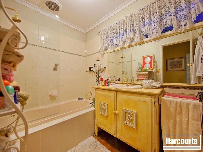 16 McComb Boulevard, Frankston South VIC 3199